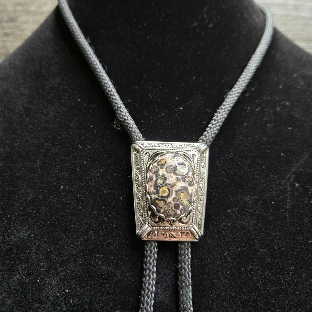 Vintage Western Leopard Skin Jasper Bolo Tie Silver Tone Filigree Black Cord